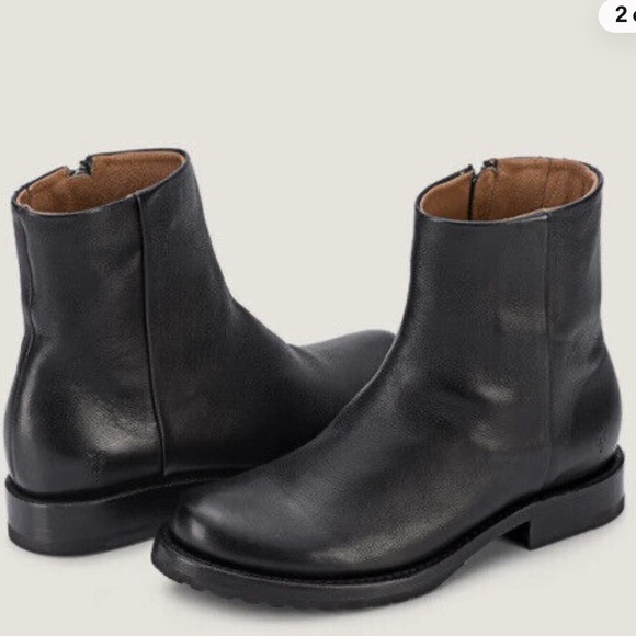 Frye Veronica Inside Zip Ankle Black Black Distressed Booties Wome size6 new